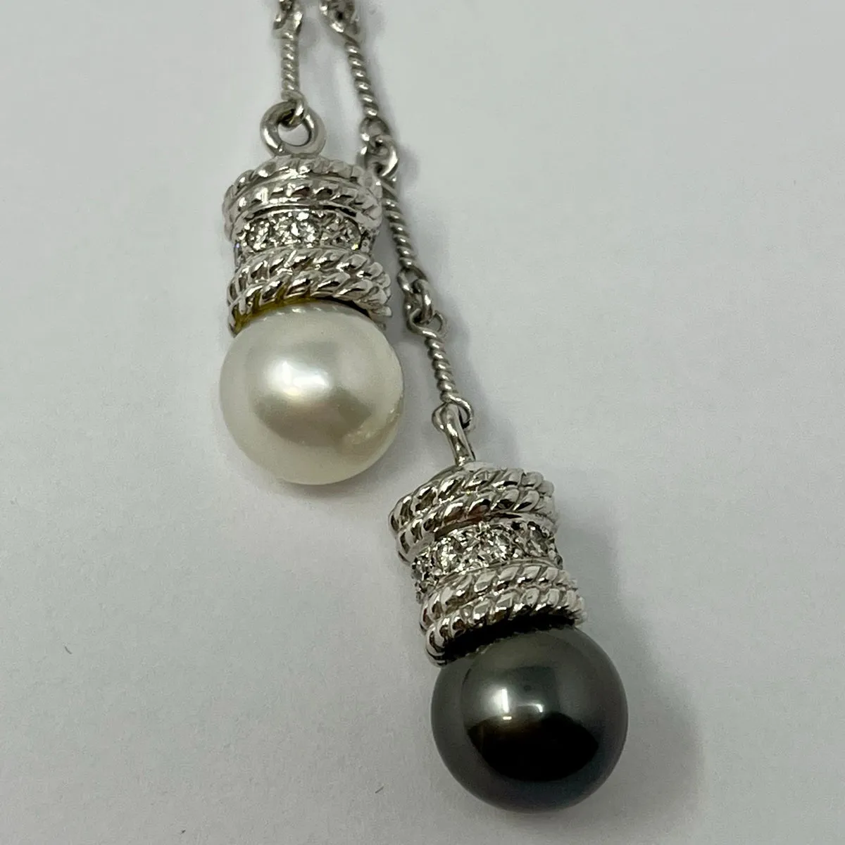 18K White Gold Lariat Necklace with Tahitian Pearl and Diamonds