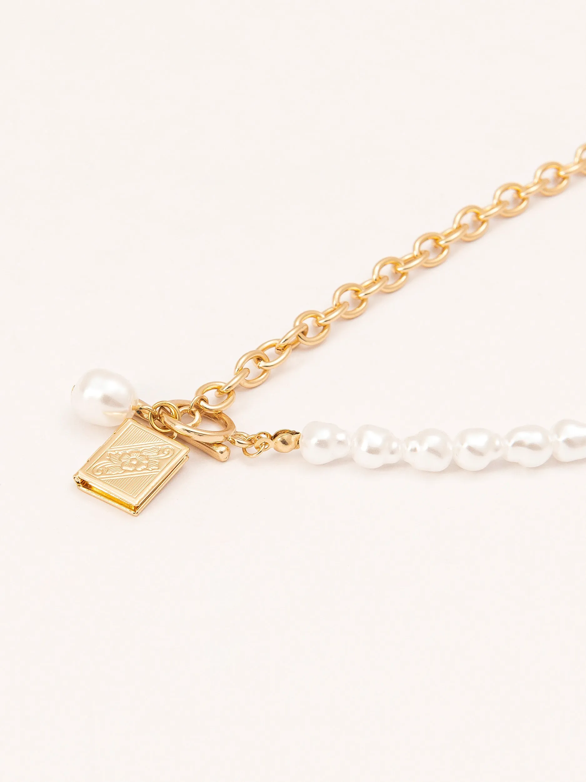 Book Pearl Necklace