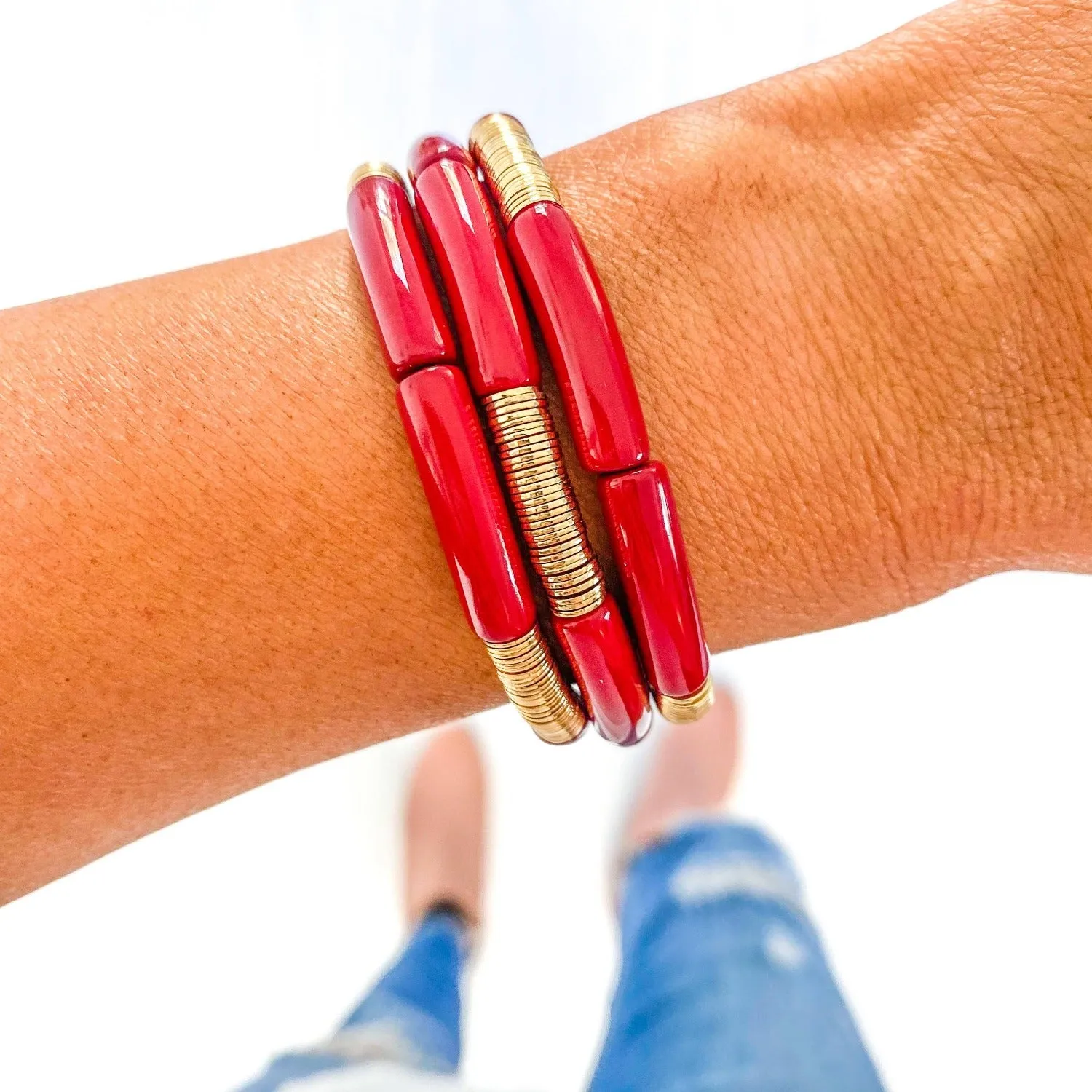 BURGUNDY ACRYLIC TUBE & GOLD DISC BRACELET