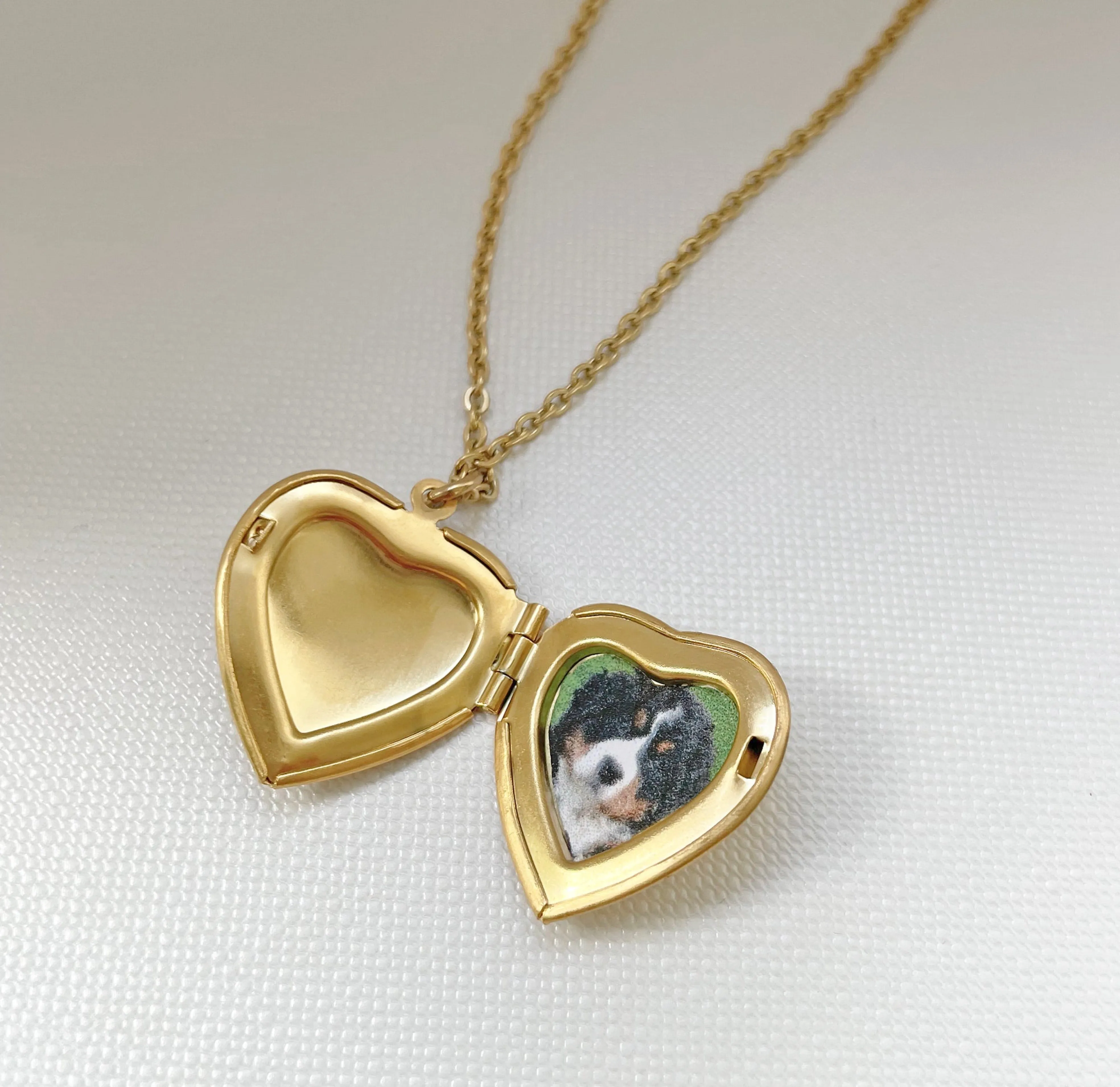 CHERISH GOLD HEART LOCKET PENDANT NECKLACE