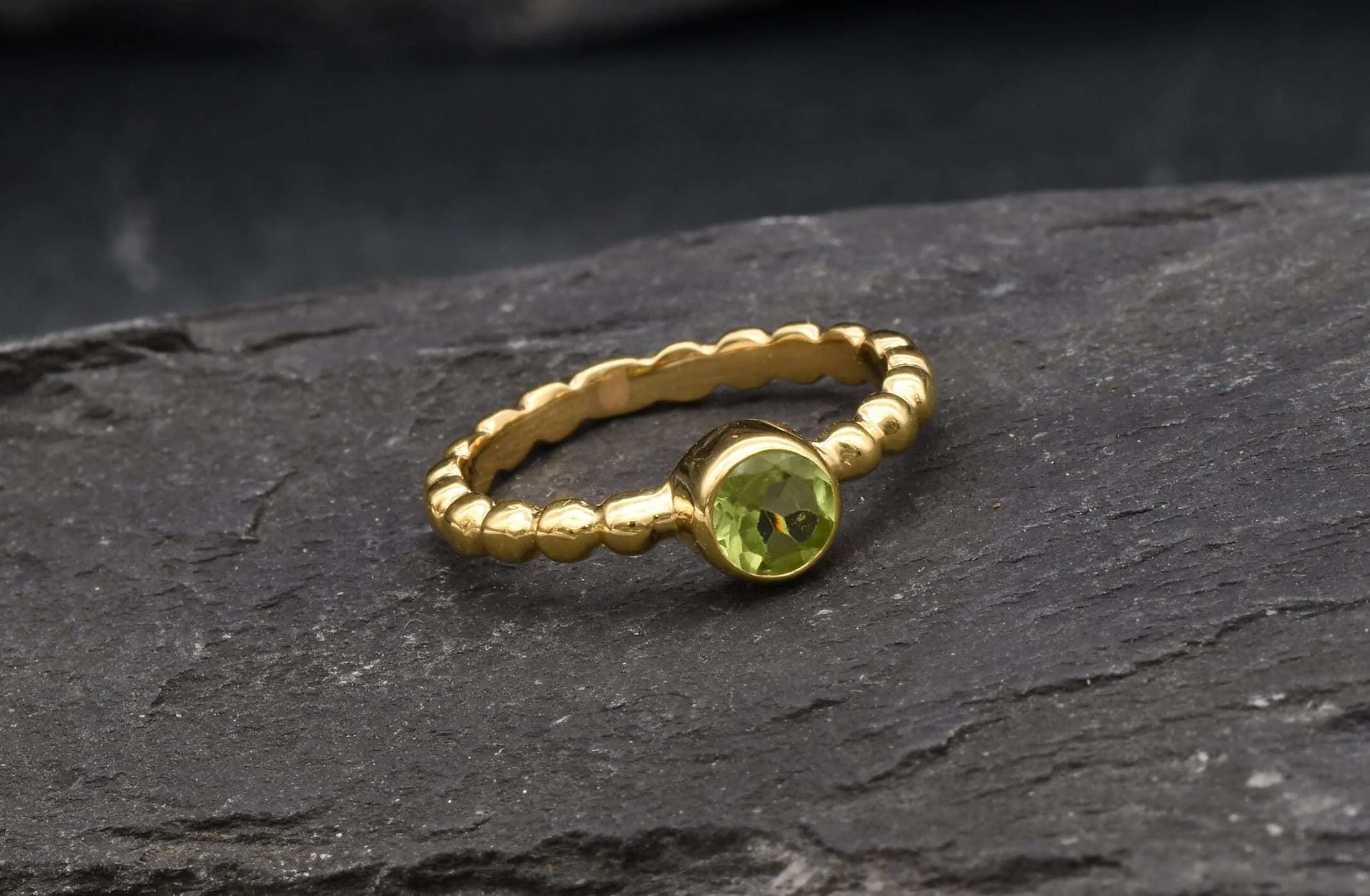 Dainty Peridot Gold Ring, Natural Peridot Ring, Round Peridot Bubble Ring