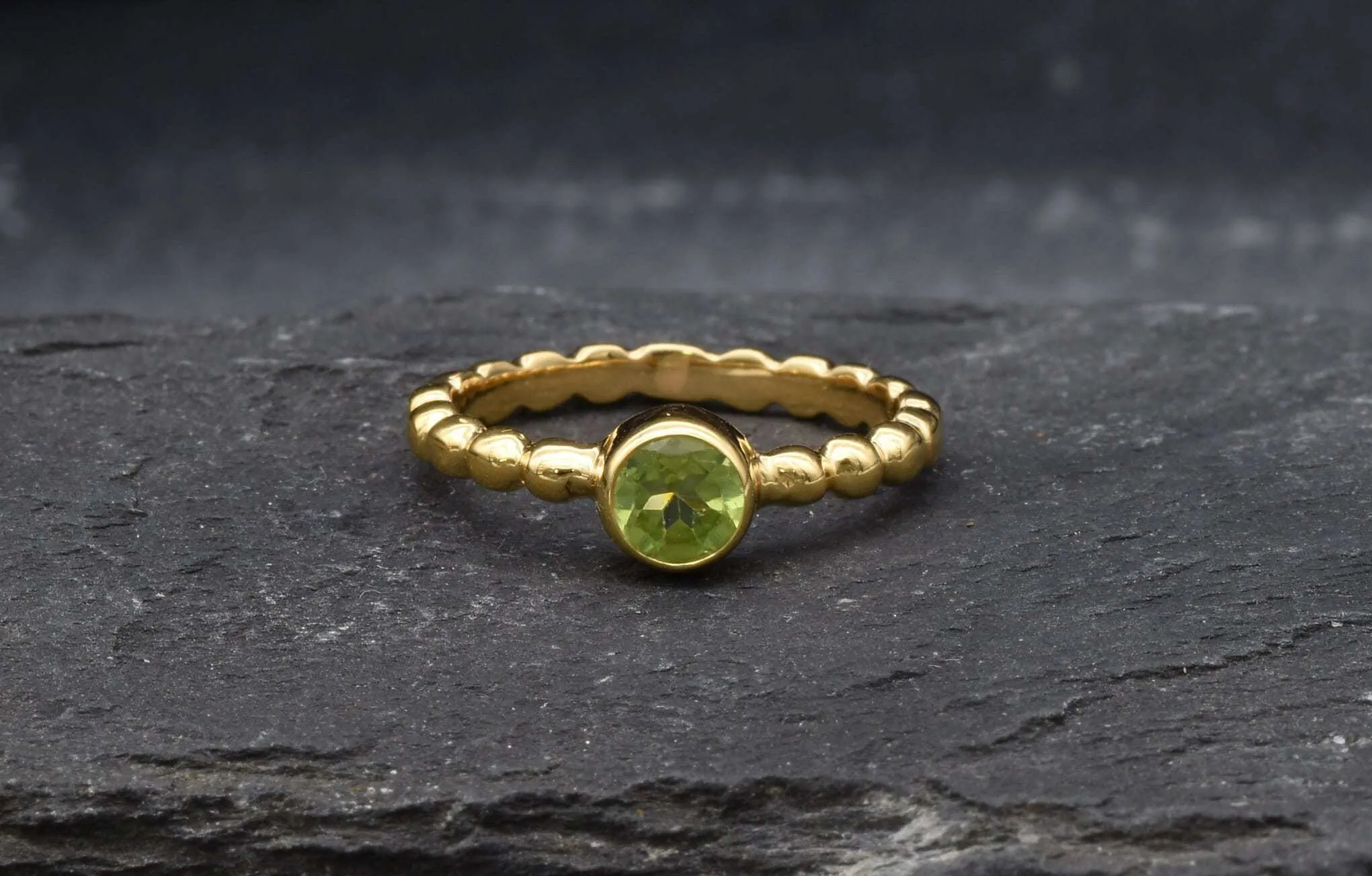 Dainty Peridot Gold Ring, Natural Peridot Ring, Round Peridot Bubble Ring