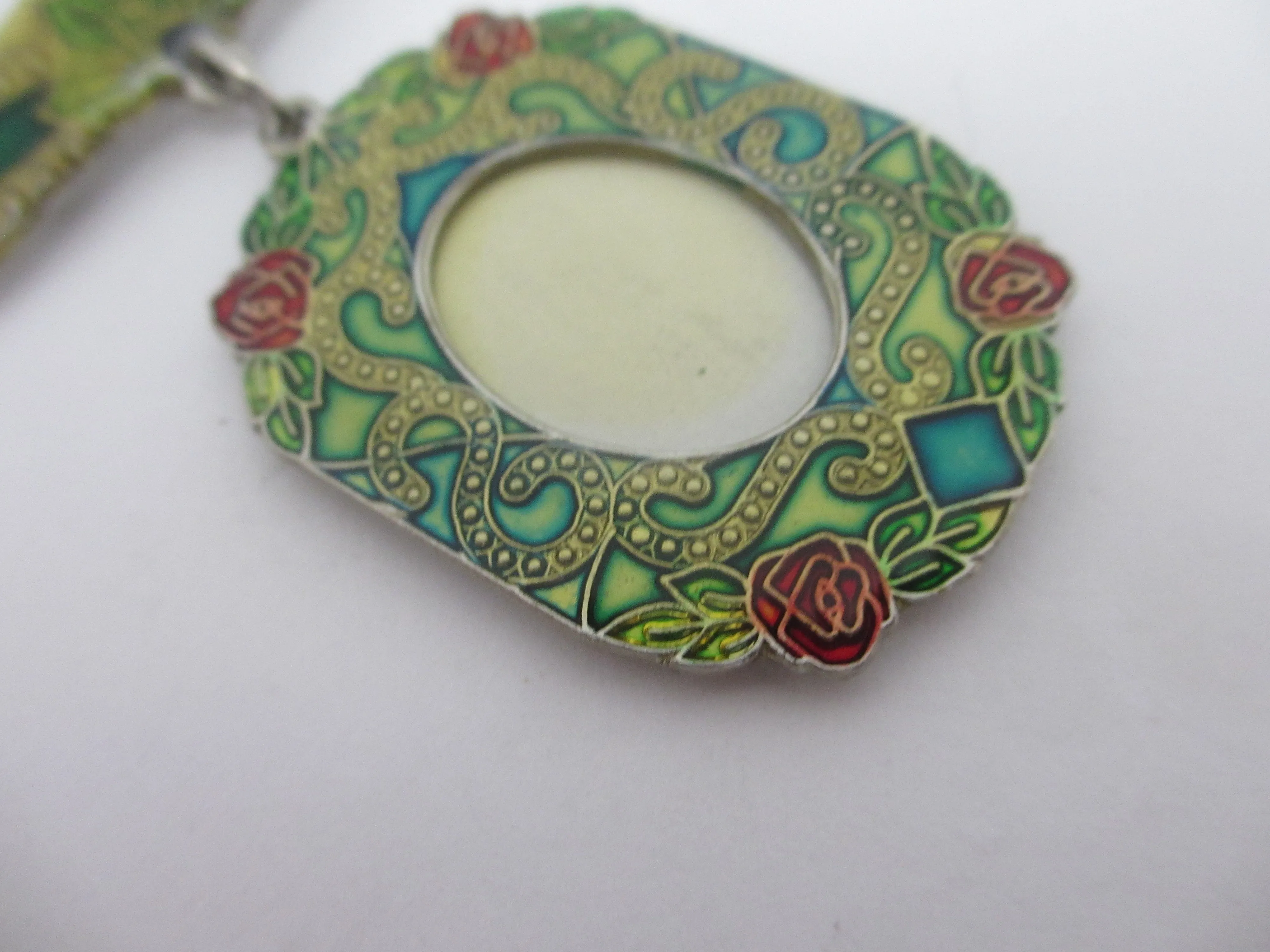 Dangling Locket Pendant Brooch Pin Enamel on White Metal Vintage c1980