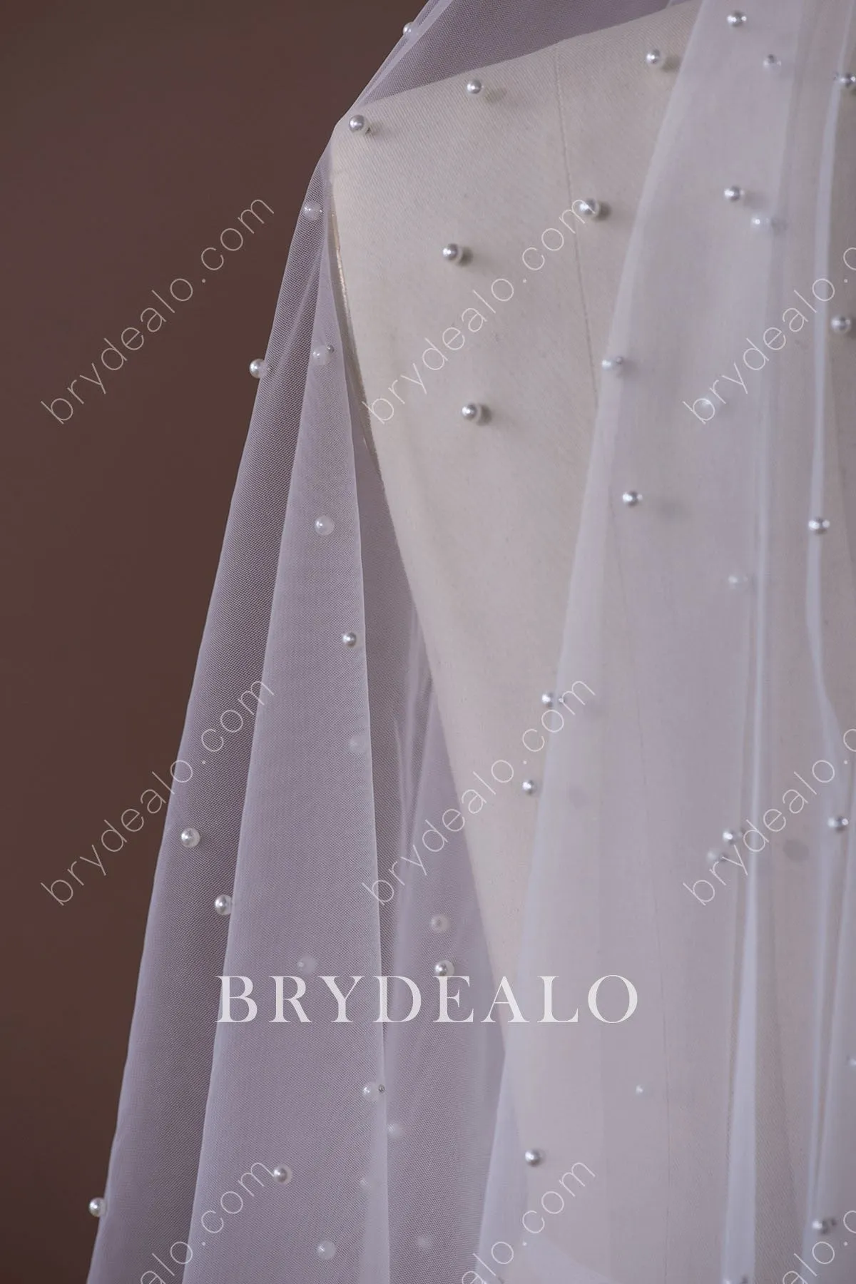 Delicate Pearls Waltz Drop Bridal Veil