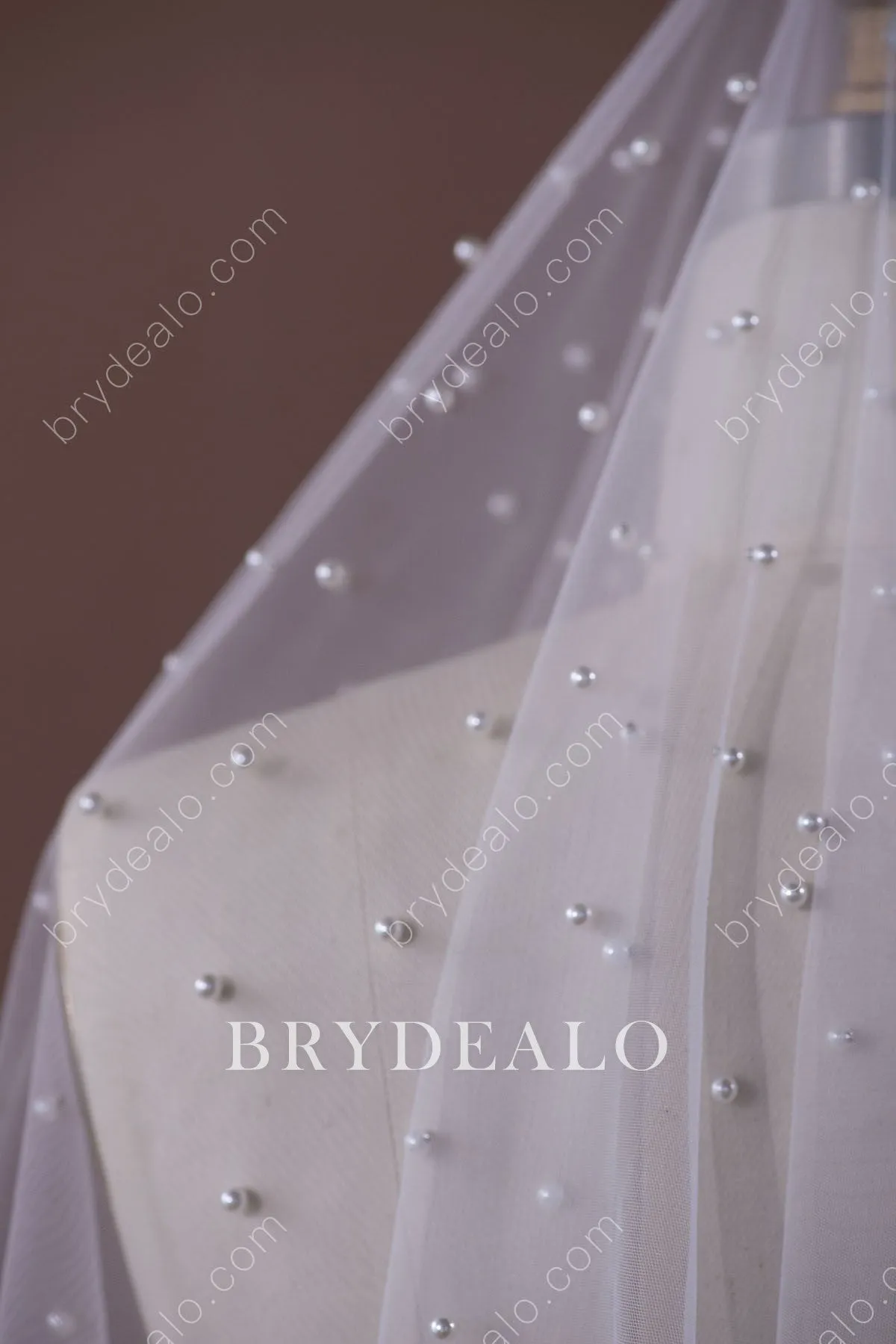 Delicate Pearls Waltz Drop Bridal Veil