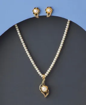 Elegant Pearl Necklace Set