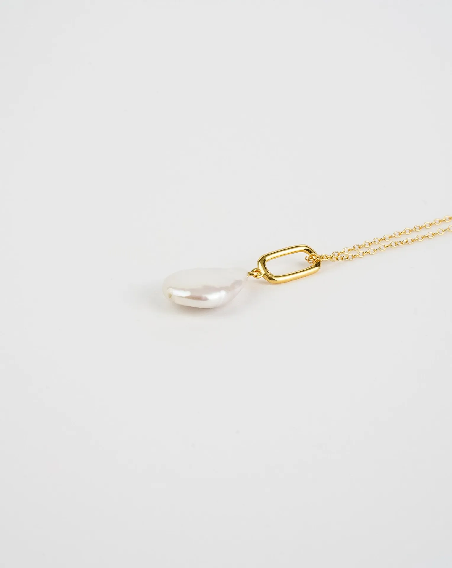 Exquisite Drop Pearl Necklace | Elegant Statement Jewelry