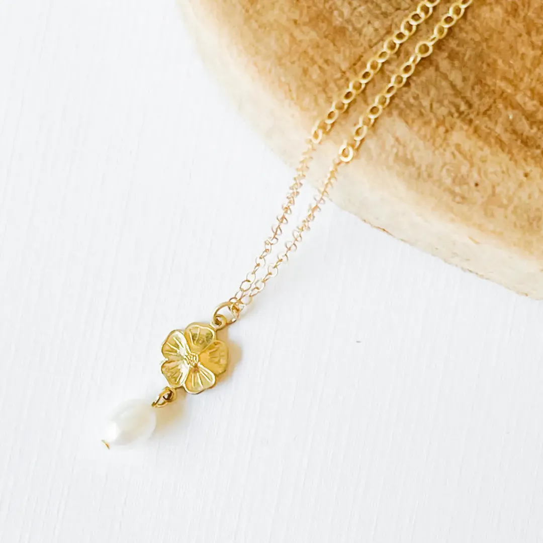 Flower and Pearl Drop Necklace