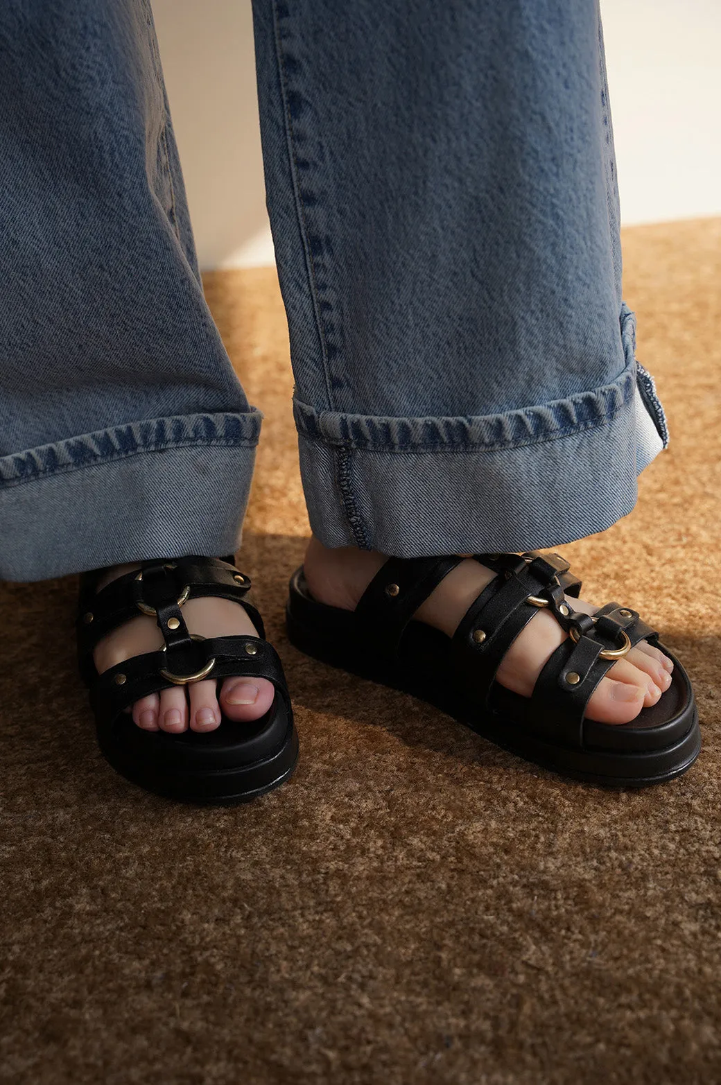 LEATHER RING SLIDES