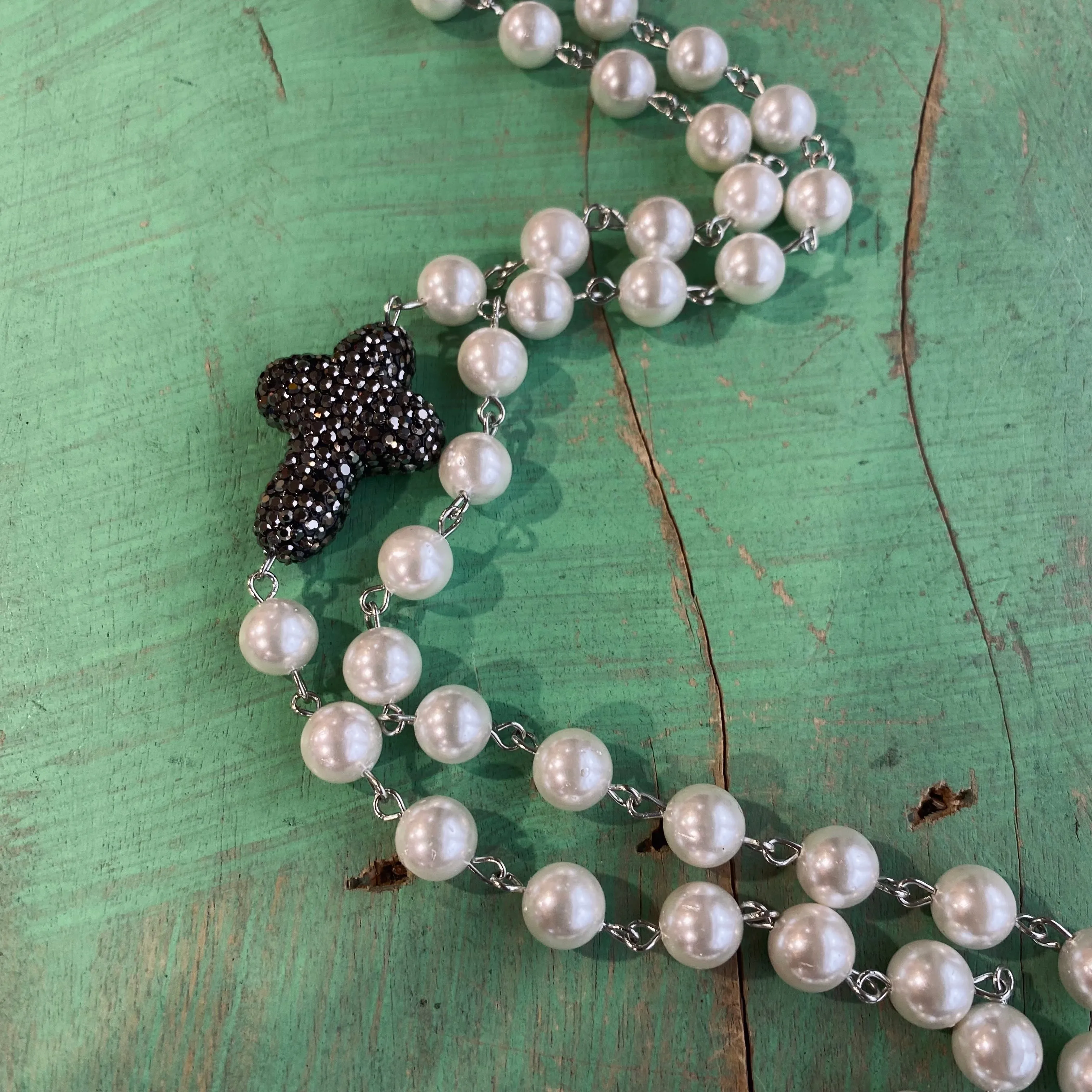 Long Shell Pearl Necklace with Cross