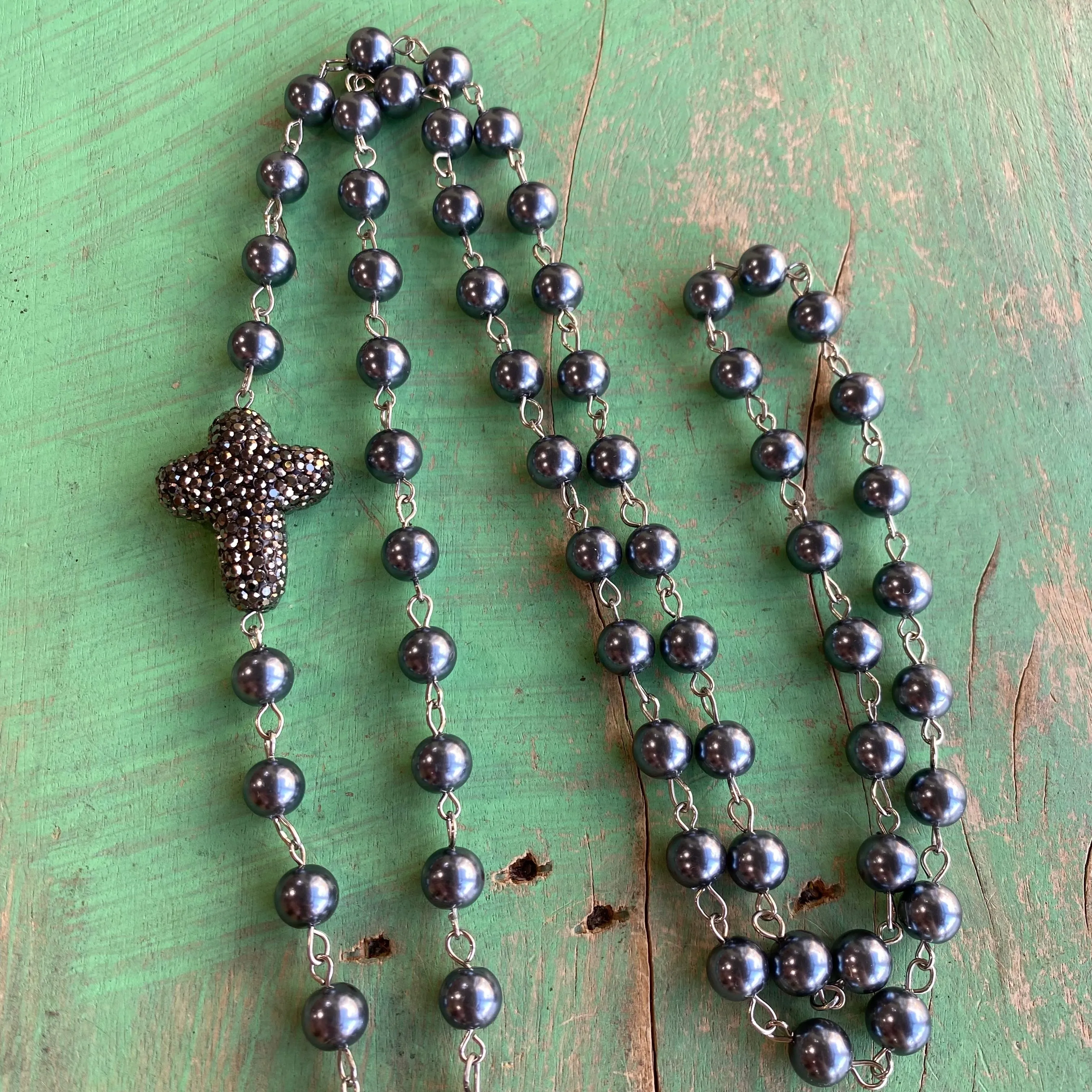 Long Shell Pearl Necklace with Cross