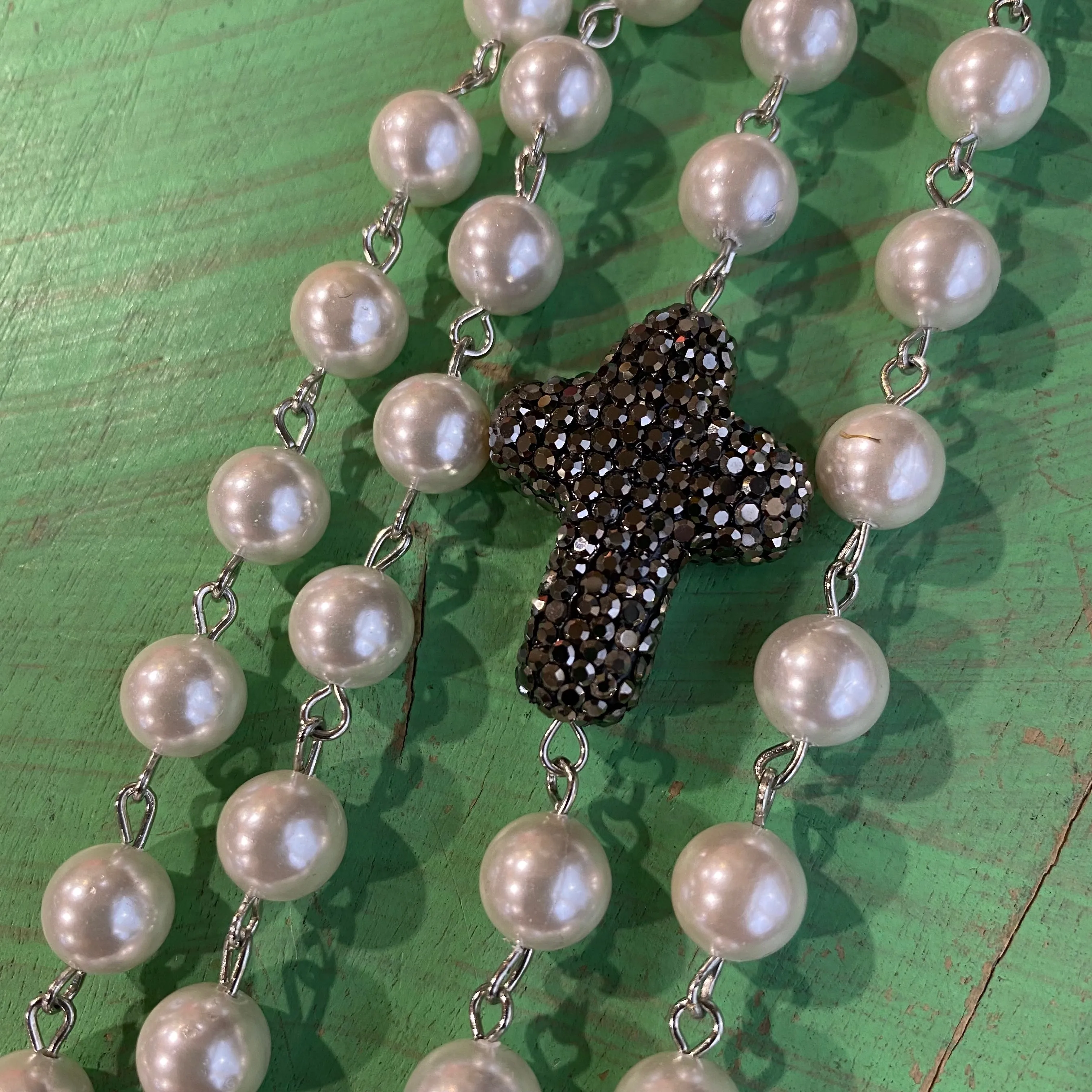 Long Shell Pearl Necklace with Cross