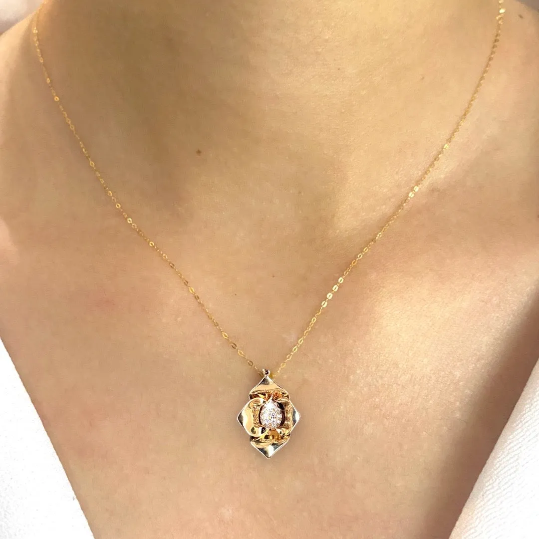 #LVNA2024 | Golden Blooming Flower Diamond Paved Necklace in 18k Yellow Gold 18”