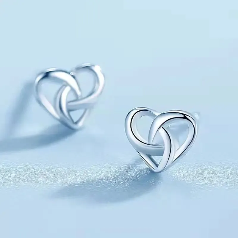 Minimalist Tiny Metal Hollow Heart Stud Earrings for Women New Fashion Simple Small Love Earrings Silver Color Cute Jewelry Gift