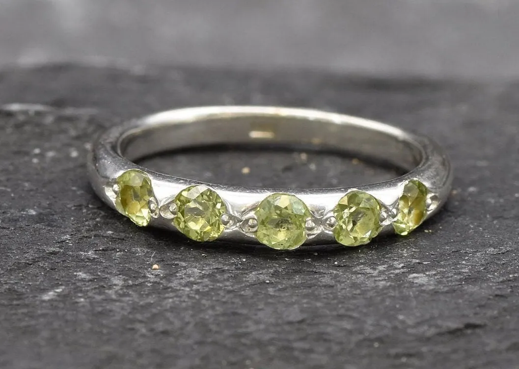 Peridot Band - Green Stackable Ring - Dainty Eternity Band