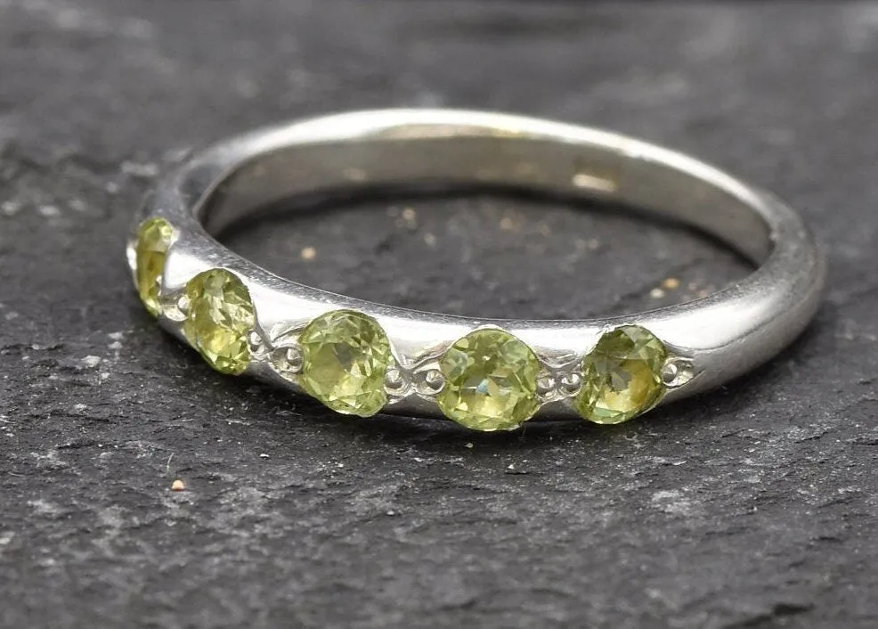 Peridot Band - Green Stackable Ring - Dainty Eternity Band