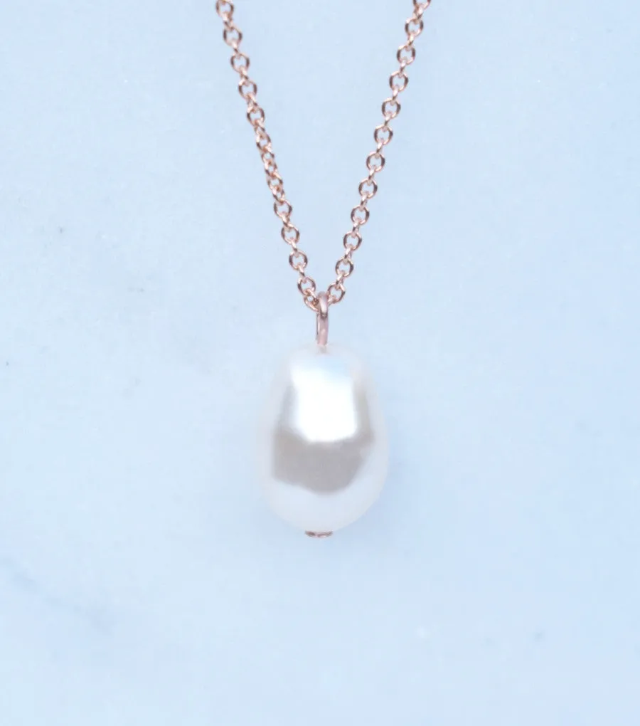 Rose Gold Teardrop Pearl Pendant Necklace