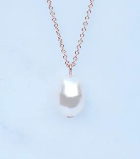 Rose Gold Teardrop Pearl Pendant Necklace