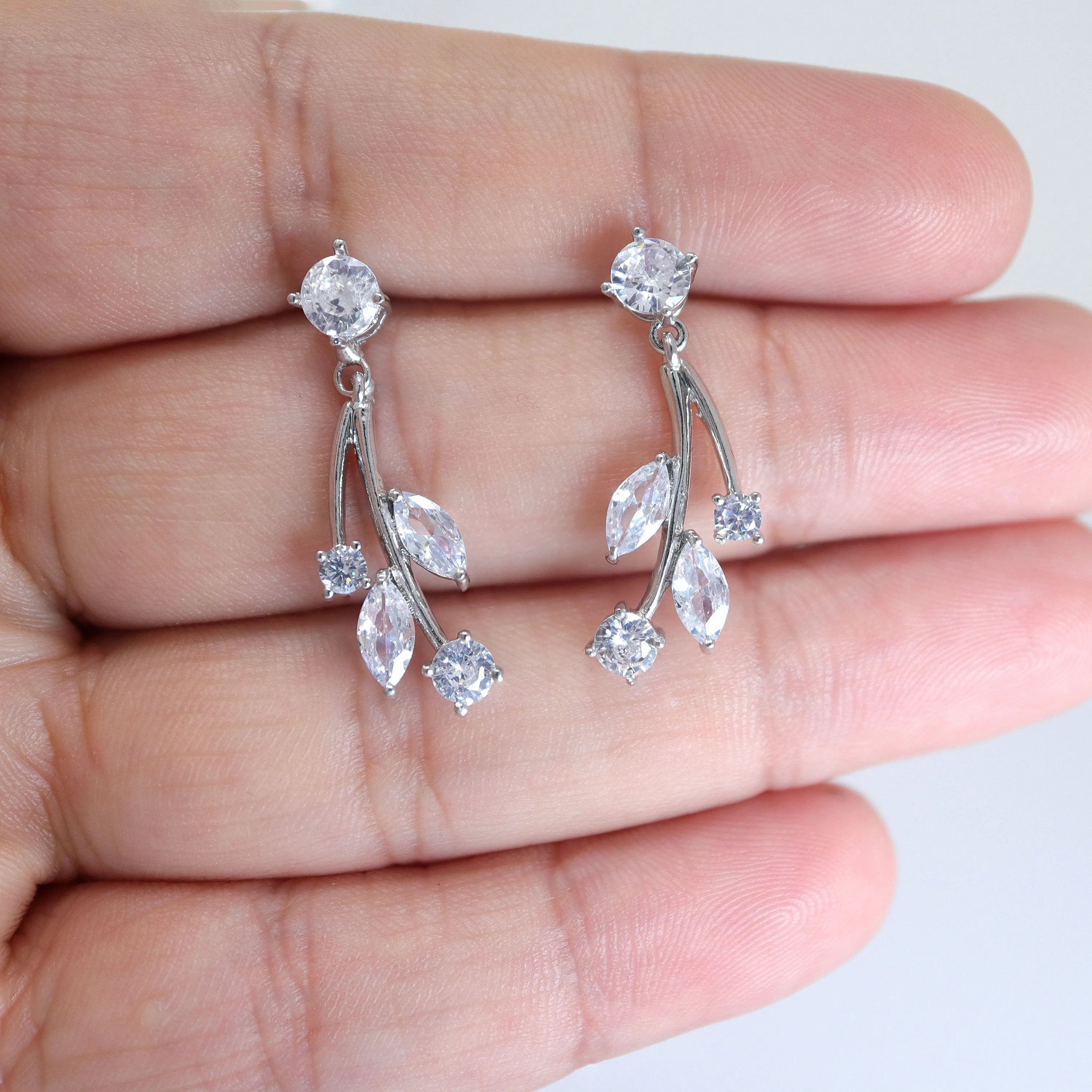 Swarovski Crystal Floral Three Petal Leaves Bridal Earrings And Necklace, Crystal Bridal Earrings, Statement Earrings Cz Necklace Set.