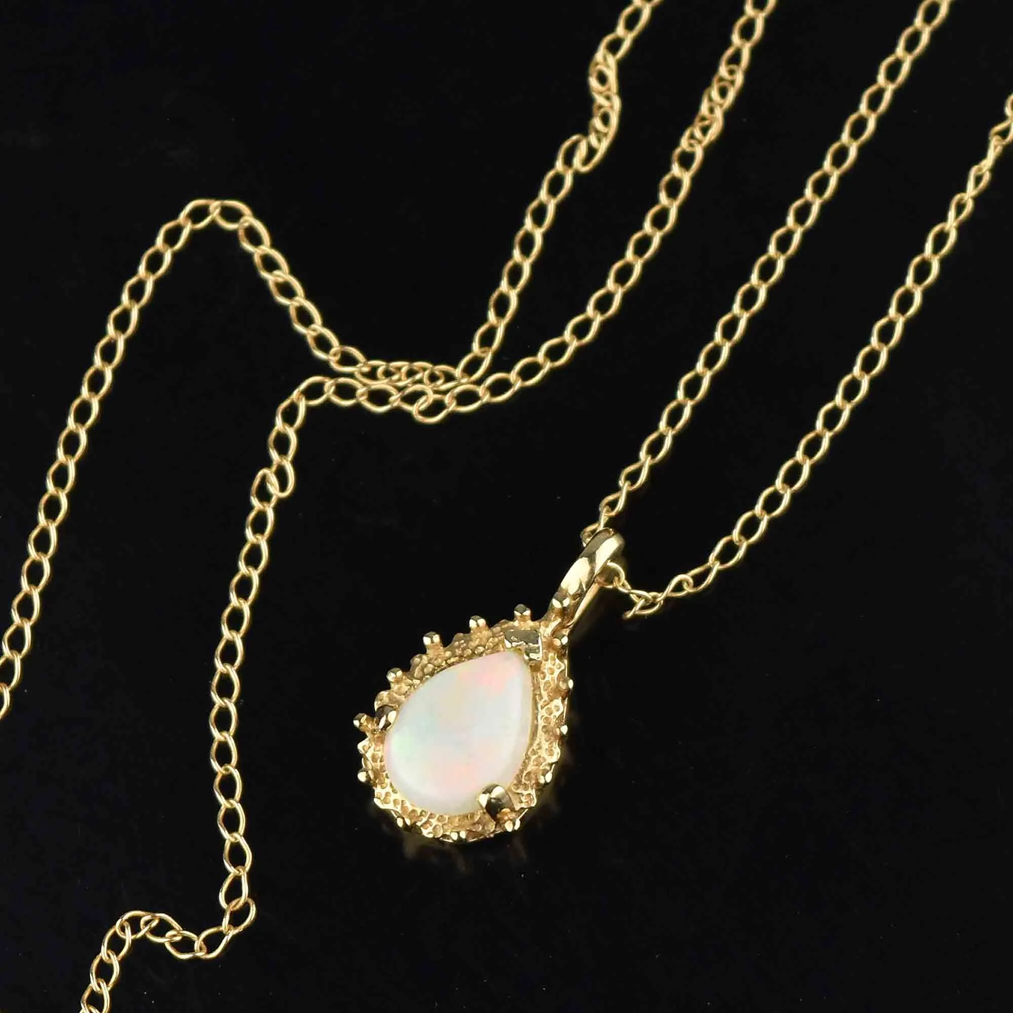 Vintage 14K Gold Opal Pendant Necklace