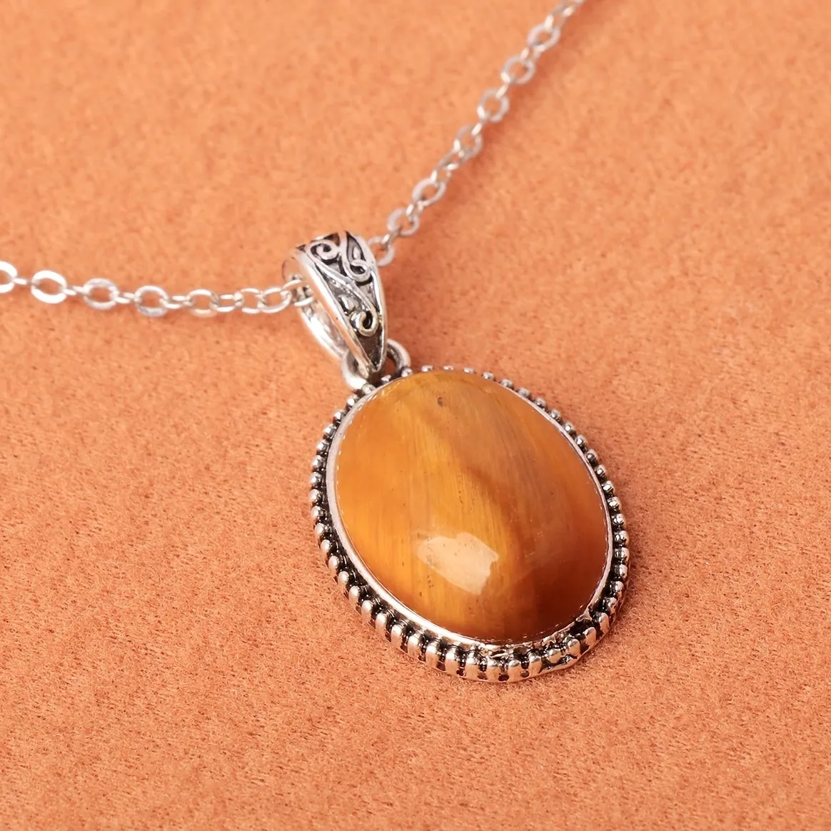 Vintage Tiger Eye Pendant Necklace for Stylish Collarbone