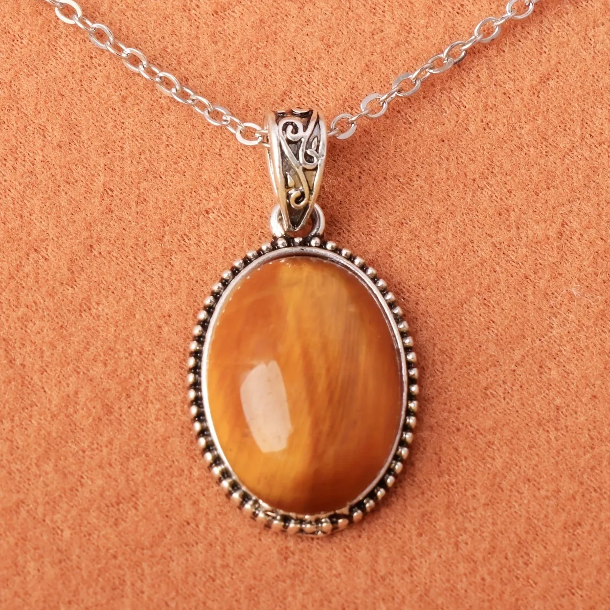 Vintage Tiger Eye Pendant Necklace for Stylish Collarbone